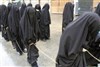 تصویر قیمت فروش دختران و زنان ایزدی توسط داعش 